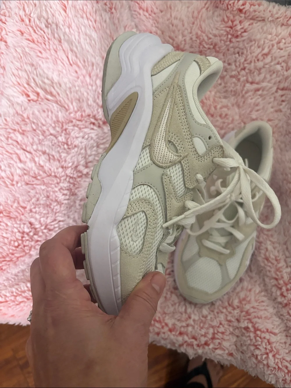 Nike Women's Beige and White Mesh Suede Sneakers
